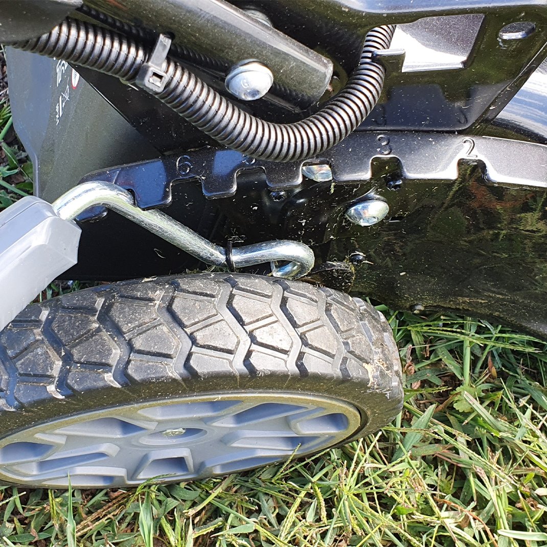 Powerworks 40V 46cm/18" self-propelled lawnmower skin only - Solo New Zealand